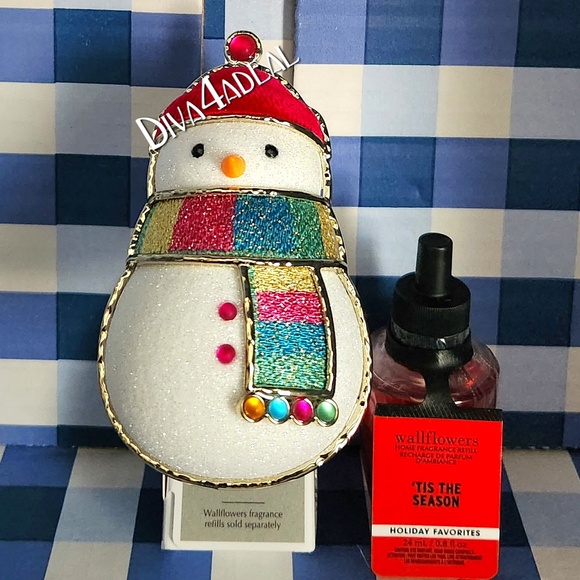 Bath & Body Works EMBROIDERED SNOWMAN Wallflower Plug & Wallflower Refill - Picture 1 of 4